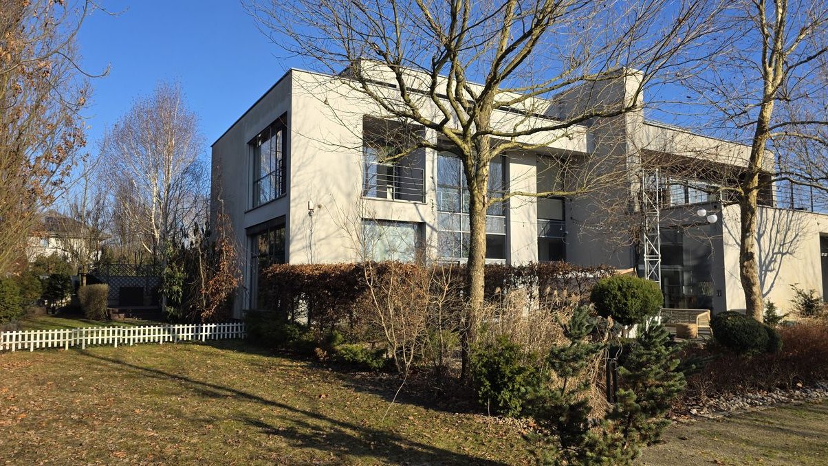 Nowoczesna rezydencja premium Chyby – architektura, bezpieczeństwo