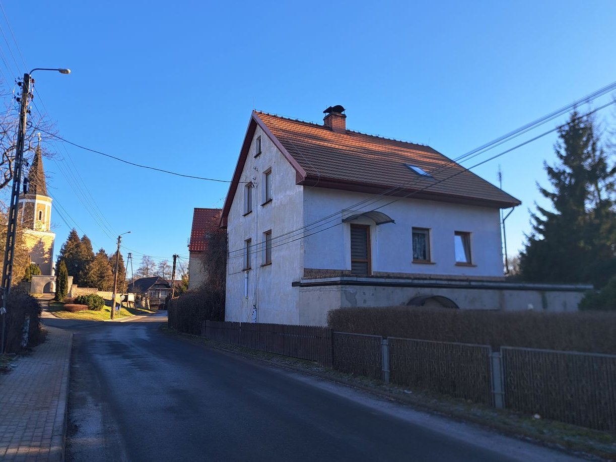 Wolnostojący dom w Uciechowie