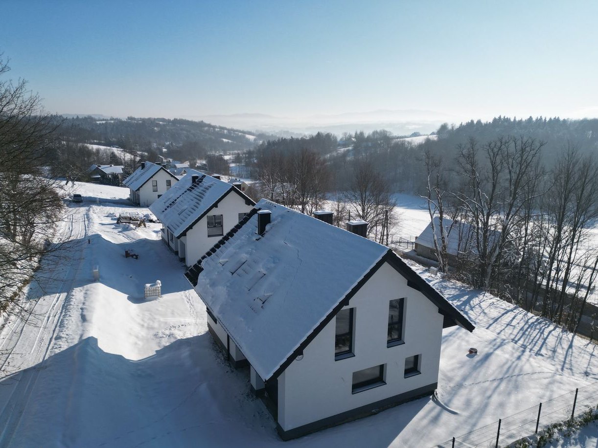 Energooszczędny Dom w Kobylcu | Miejska Kanalizacja | Bez PCC