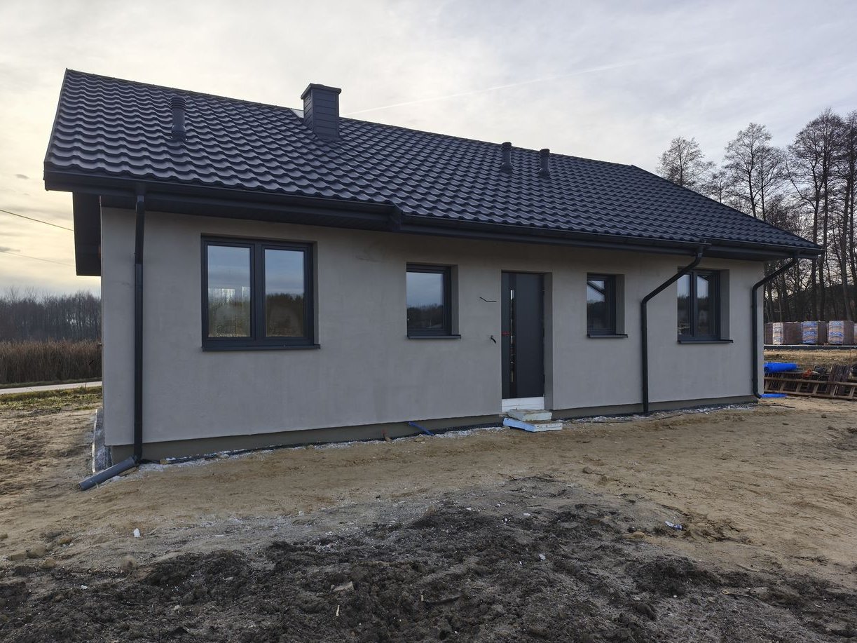 Nowoczesny dom 4 pokoje w spokojnej okolicy