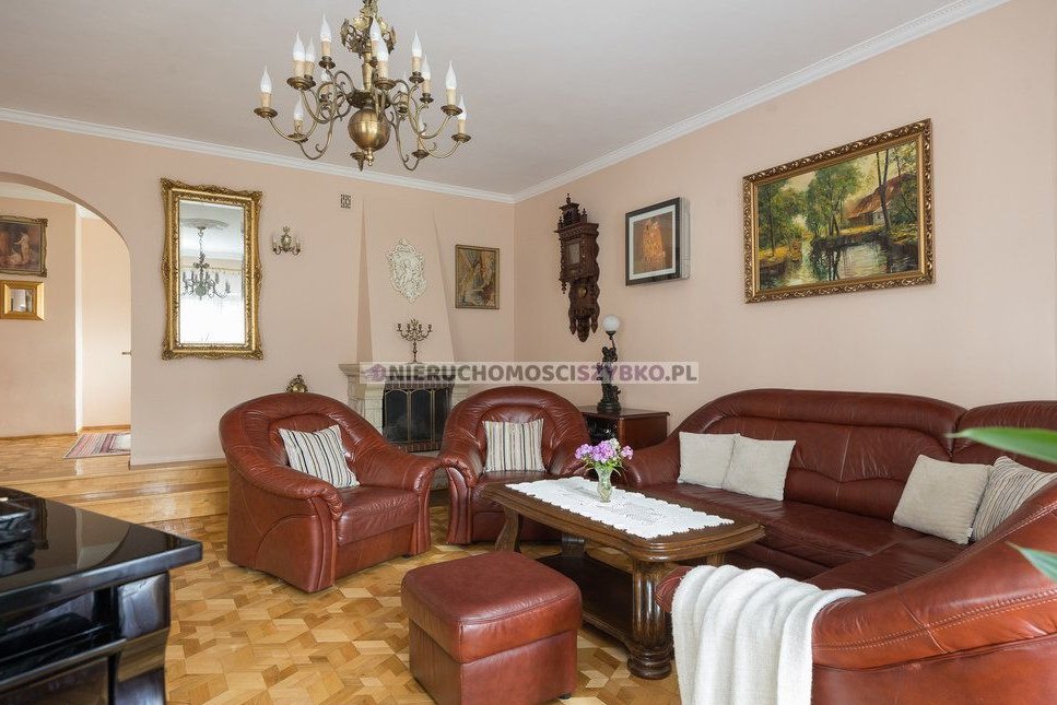 Duży Rodzinny dom na Włochach.