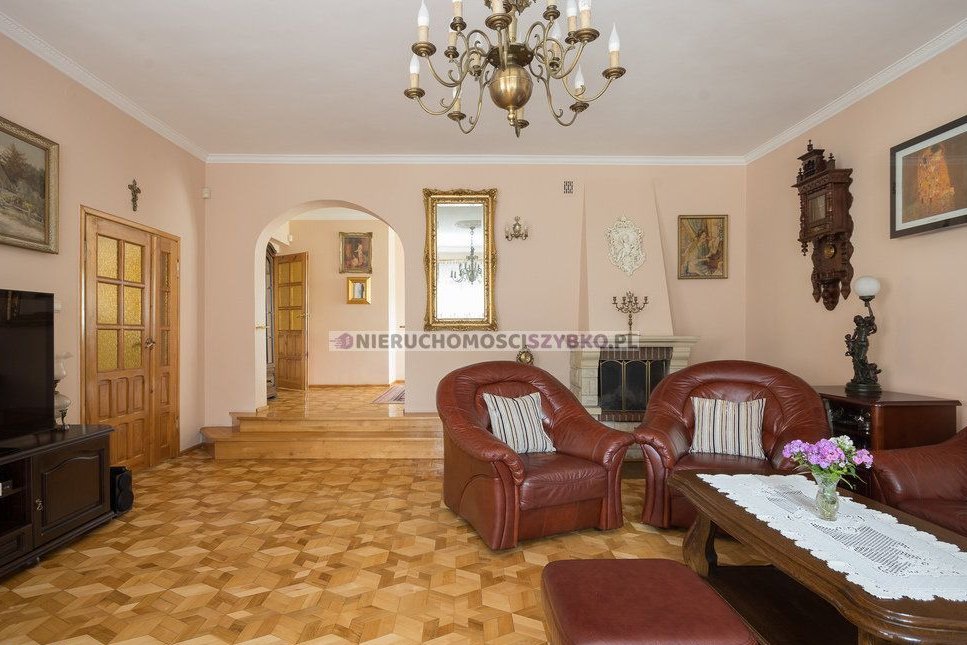 Duży Rodzinny dom na Włochach.