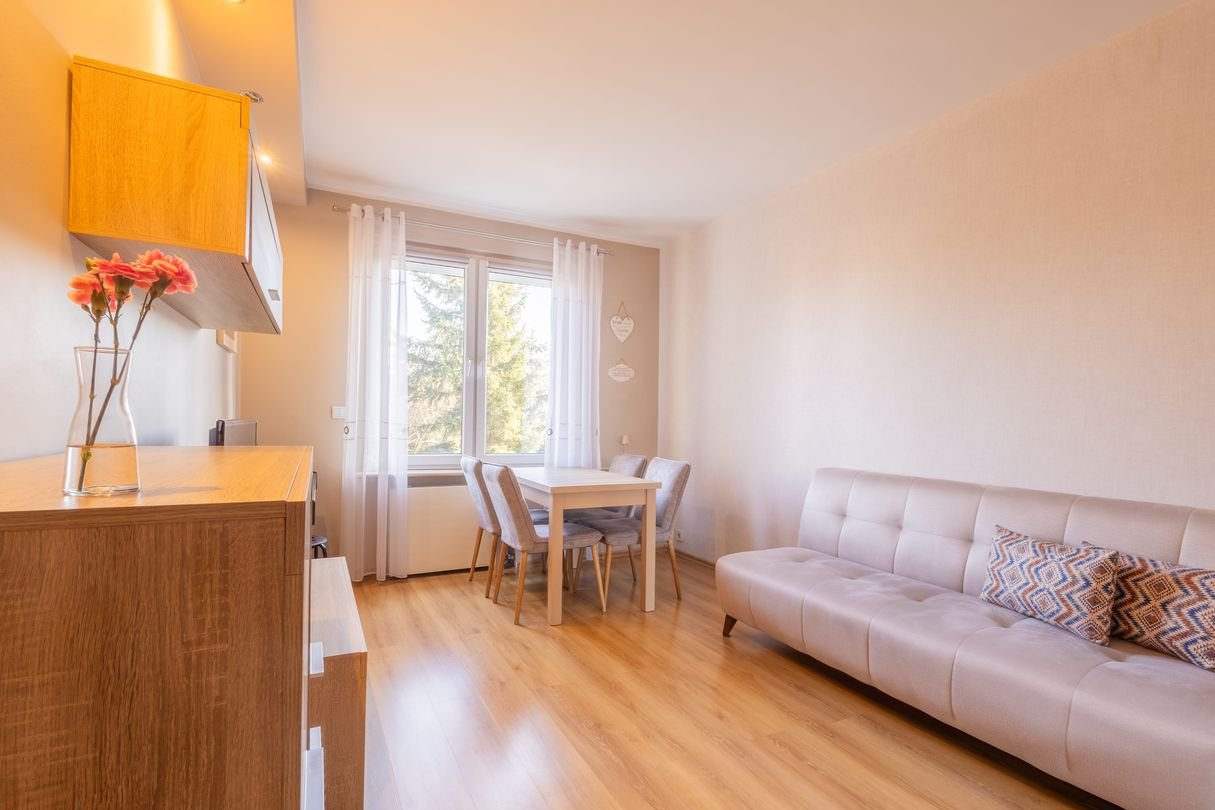 2-pokojowe dwustronne mieszkanie, 1.piętro, jasne, zadbane, umeblowane