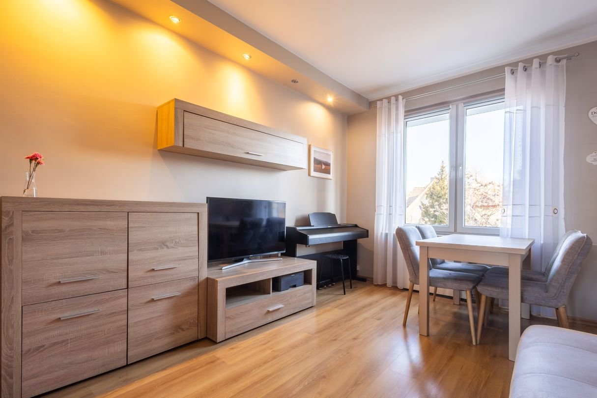 2-pokojowe dwustronne mieszkanie, 1.piętro, jasne, zadbane, umeblowane