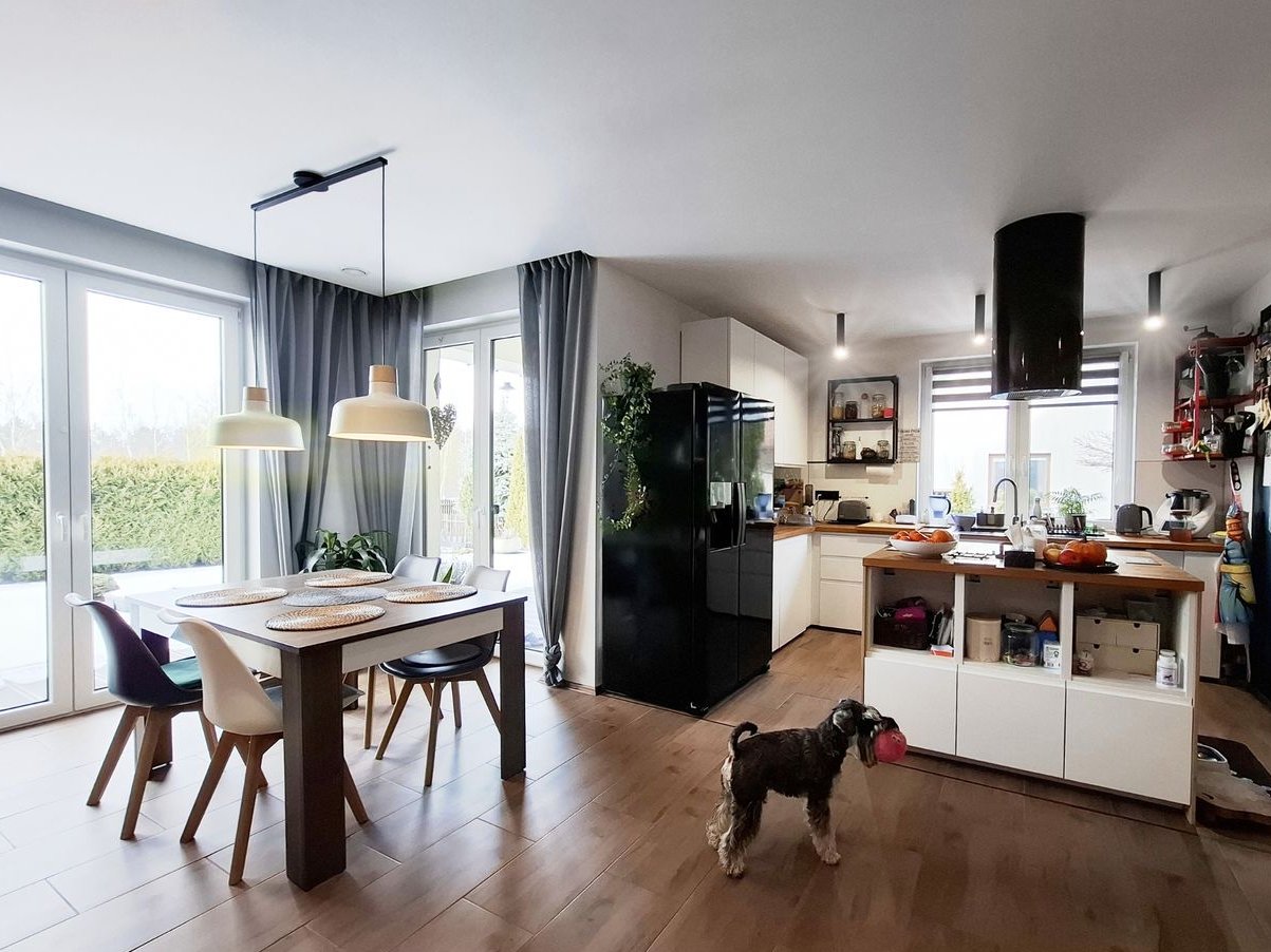 Przestrzeń domu zaprojektowana z myślą o komforcie.