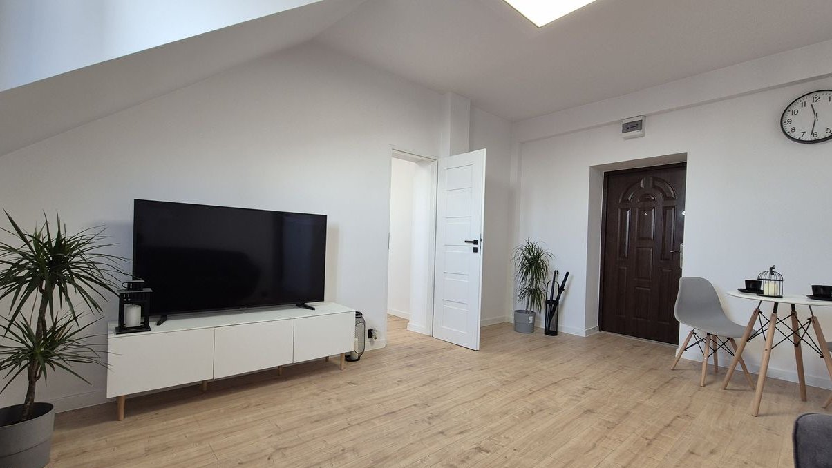 Po generalnym remoncie, przestronne M3, CO miejskie, BEZ PROWIZJI