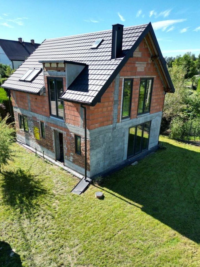 Mały dom wolnostojący, 1 km od Pkp Węgrzce Wielkie