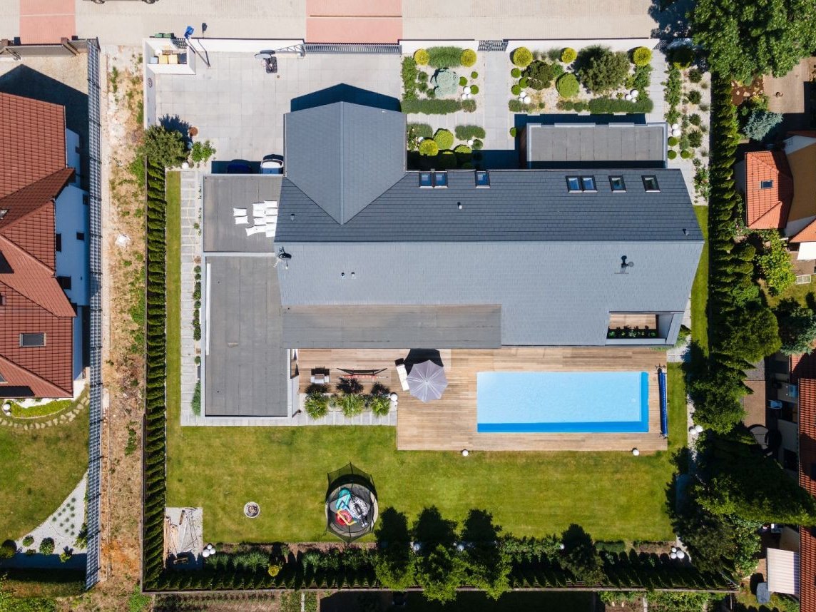 Dom z basenem, jacuzzi i dużym ogrodem | 458 m²