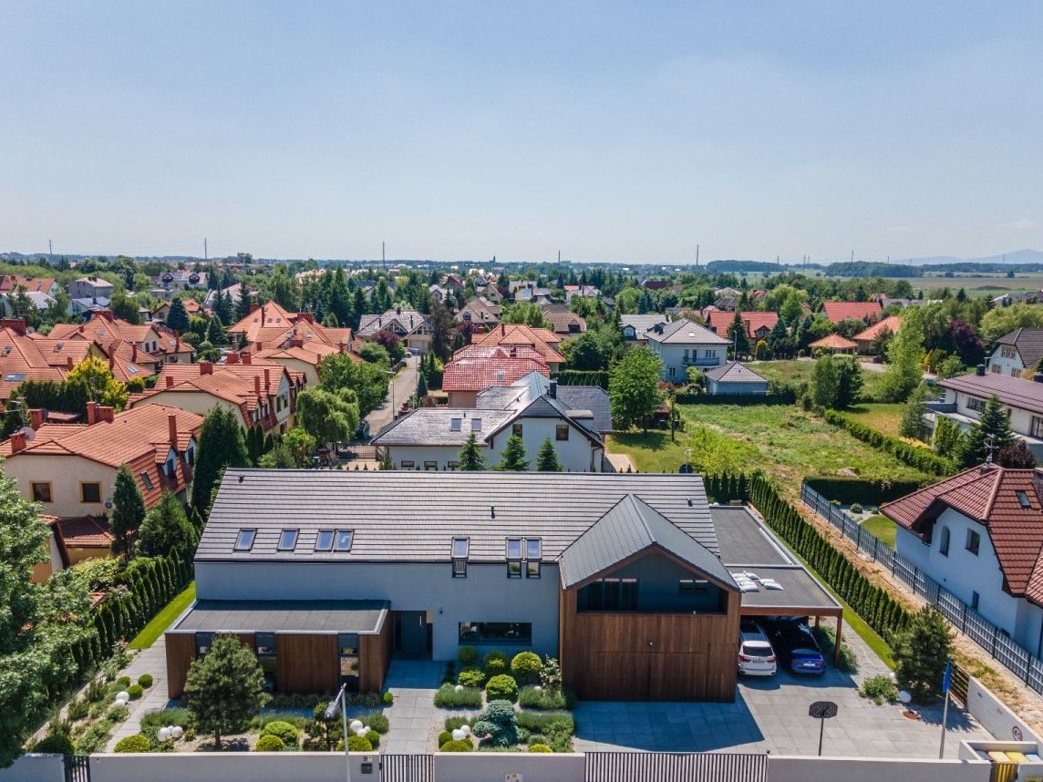 Dom z basenem, jacuzzi i dużym ogrodem | 458 m²