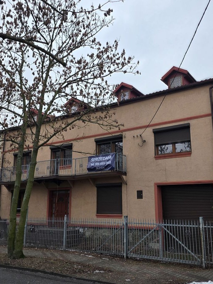 Dom, super lokalizacja, z potencjałem pod działalność