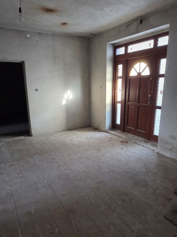 Dom, super lokalizacja, z potencjałem pod działalność