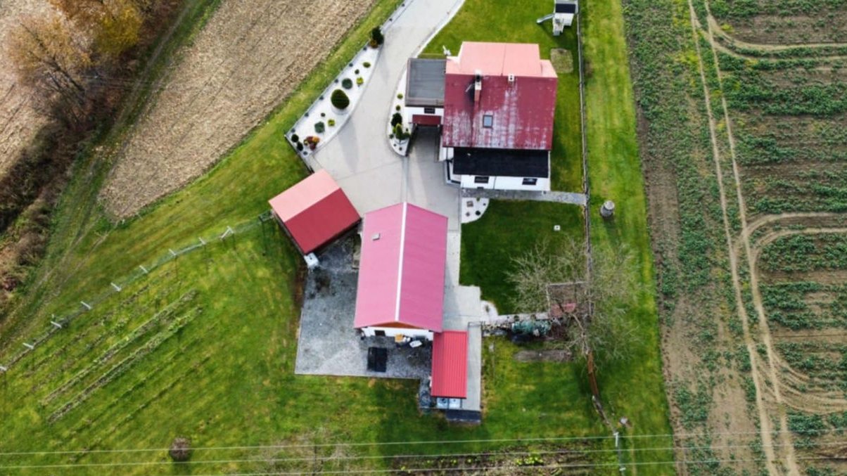 Sprzedam siedlisko - oaza ciszy i spokoju - ponad hektar przestrzeni