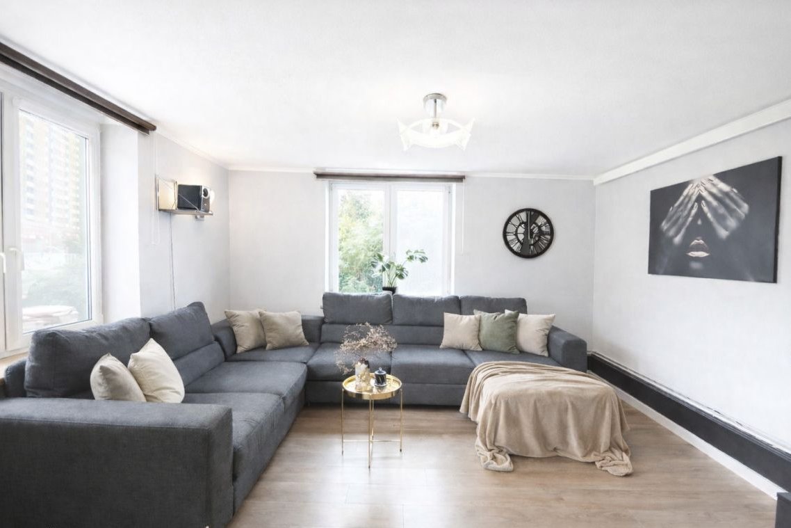 Duży metraż w budynku o kamerlanym charakterze!