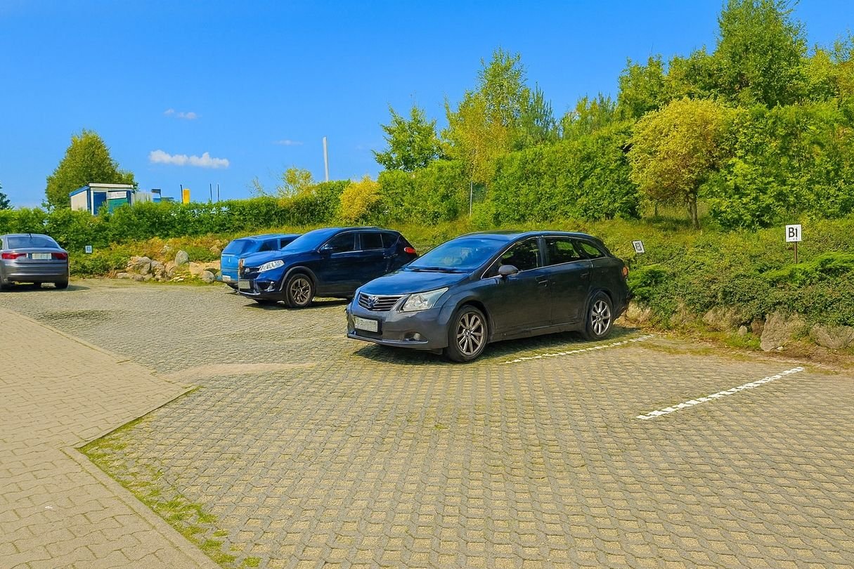 Gotowy do wprowadzenia dom w Glinczu k.Żukowa. Doskonała lokalizacja.