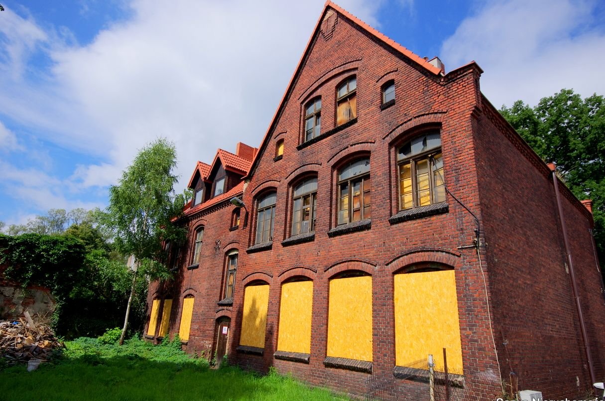 Budynek inwestycyjny np. lokale pod wynajem, dom Seniora