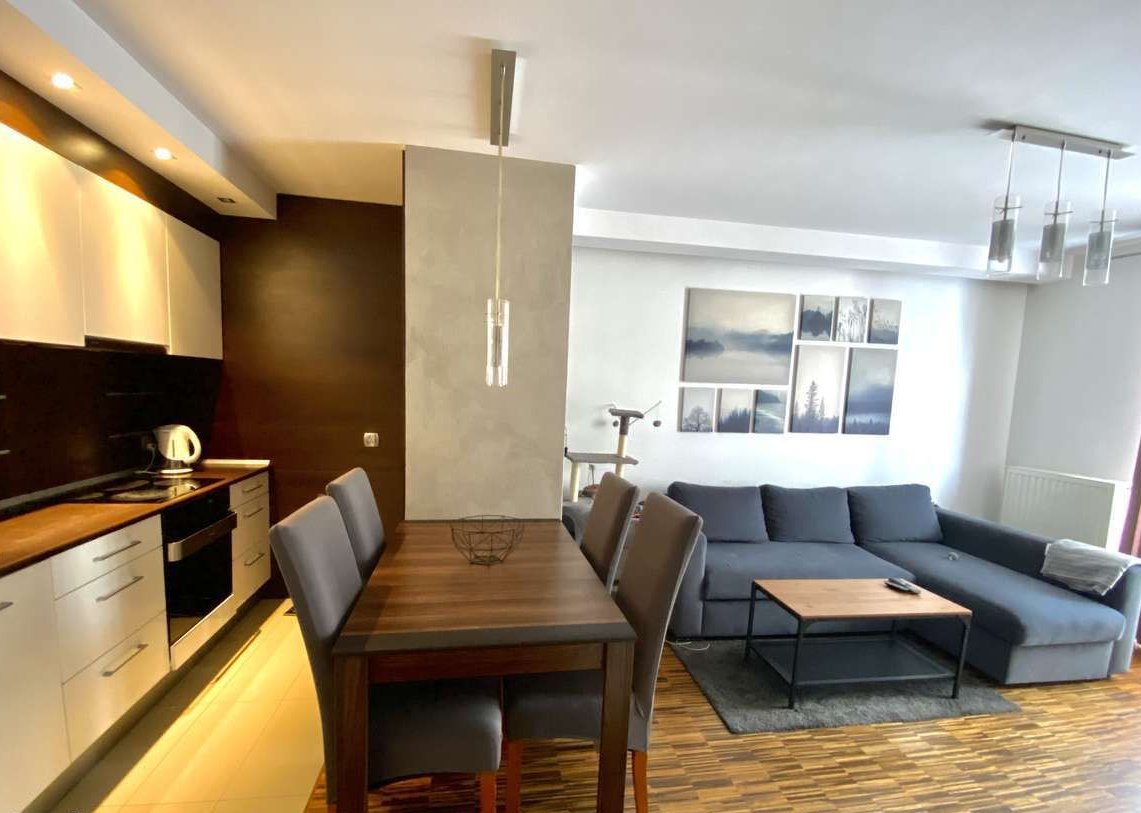 3 pokoje z balkonem, garderobą, pom. gospodarczym w cichej okolicy