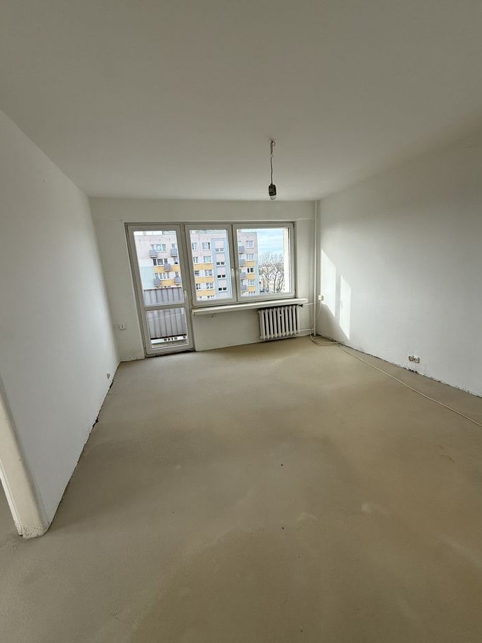 3 pokoje do remontu / 39,20 m2 / Tysiąclenie