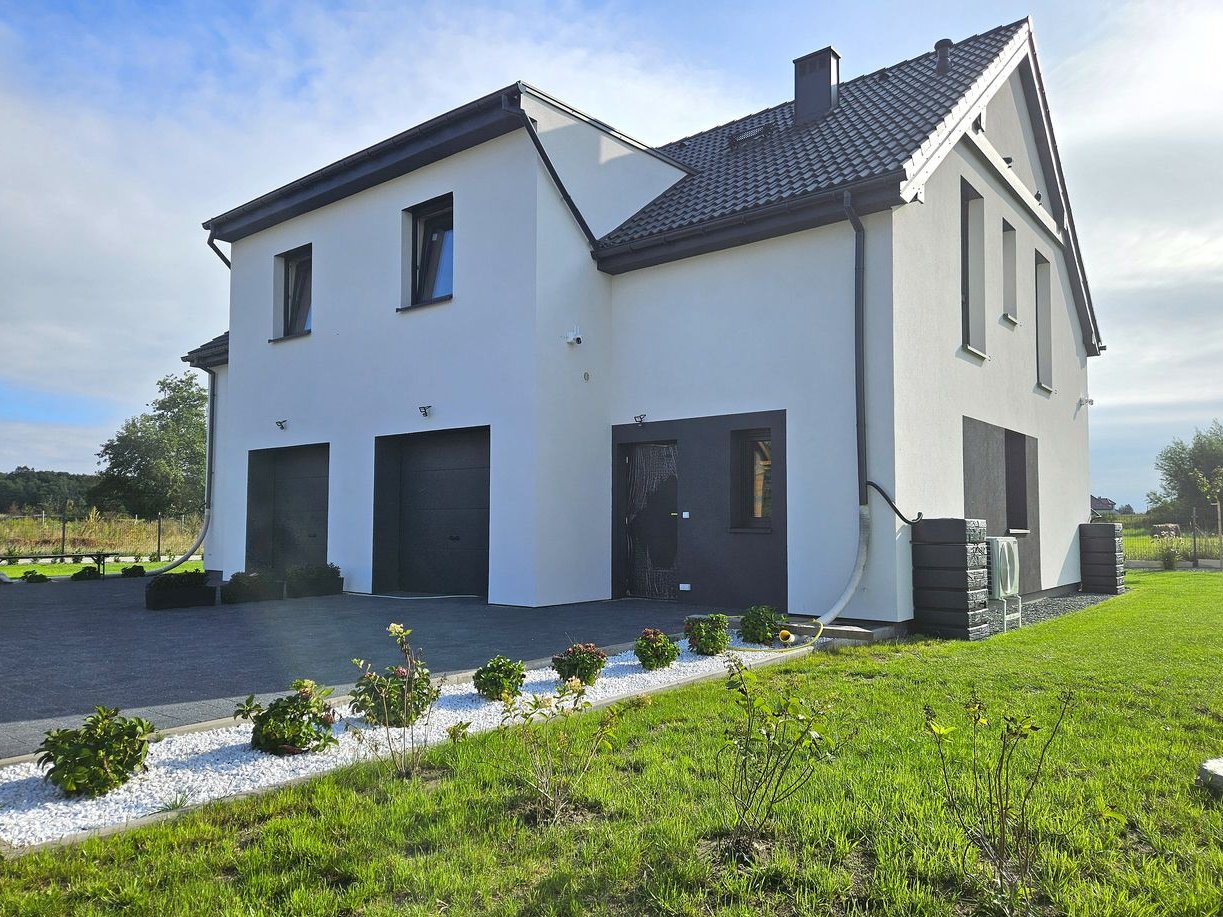 Bliźniak w wysokim standardzie | Garaż w bryle + Pompa Ciepła