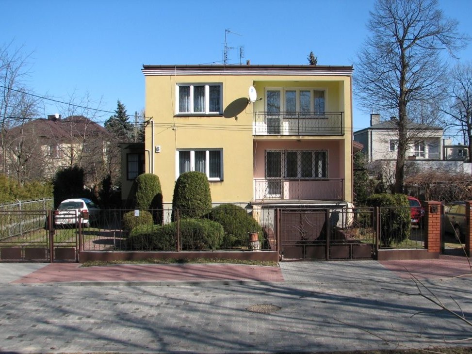 Dwa budynki mieszkalne na jednej działce w centrum Grodziska