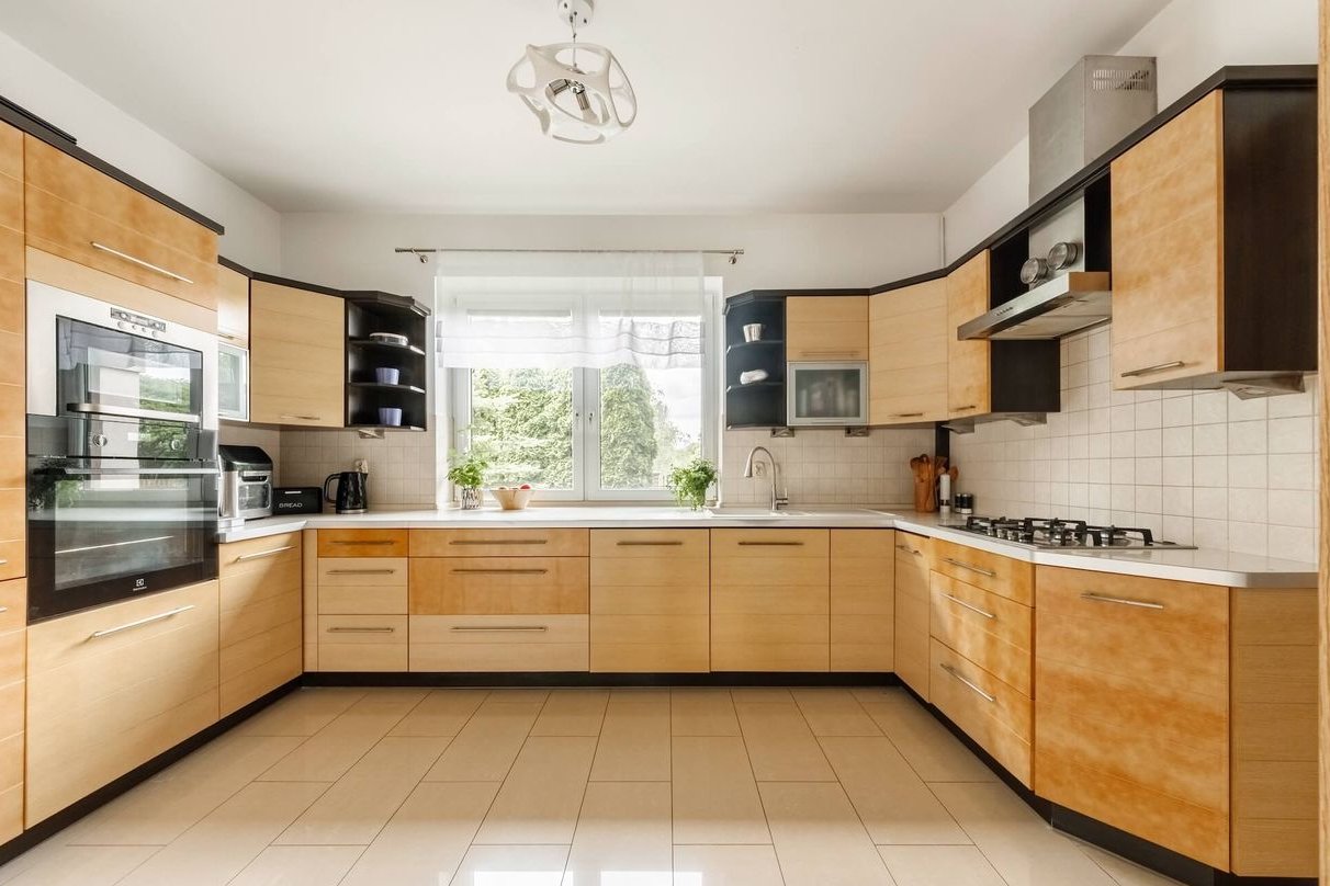 Wykończony, gotowy do zamieszkania dom -6 pokoi-działka 710m2