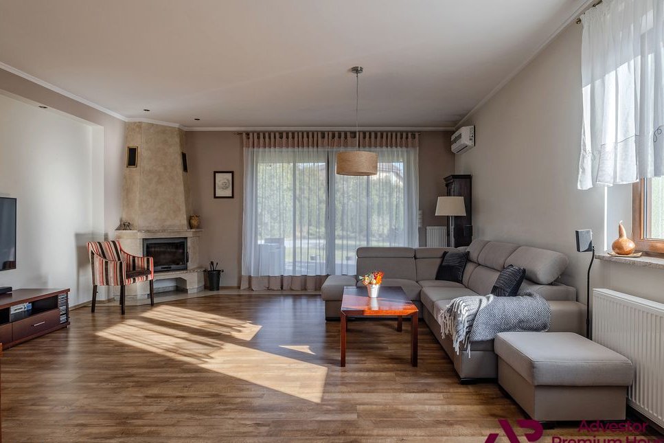 Parterowy dom na dużej działce, blisko lasu