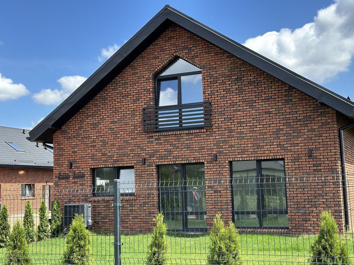 Piętrowy Bawarski bliźniak z własnym ogródkiem