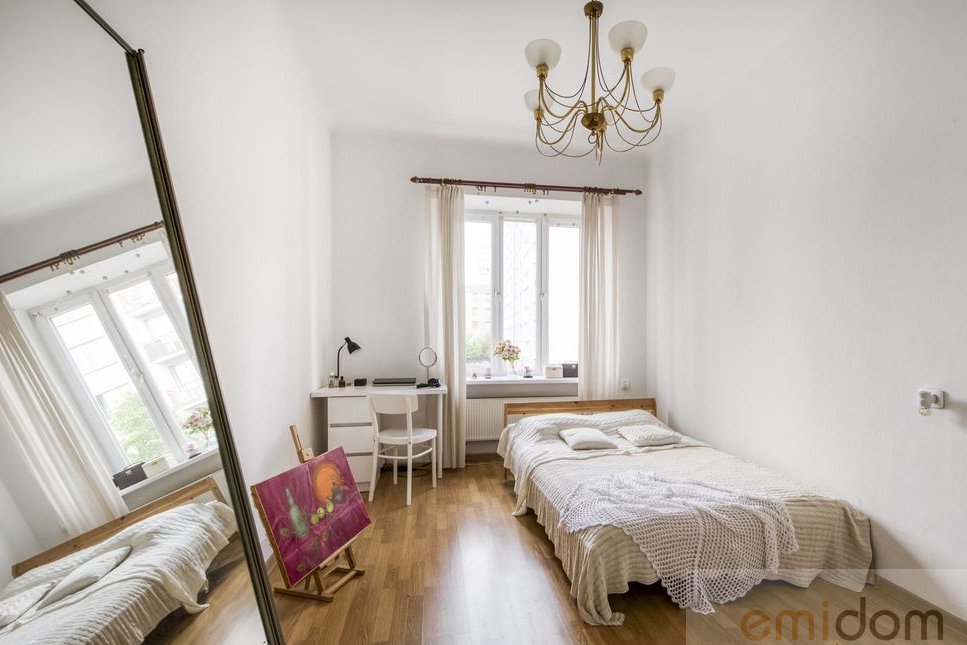 Mokotów – 3 pokoje w kamienicy z balkonem - metro