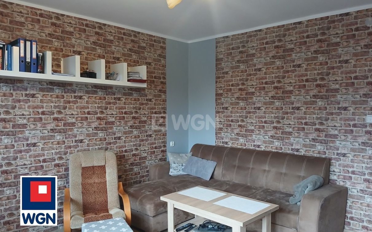 Komfortowe 2 pokoje na I piętrze-niski czynsz.