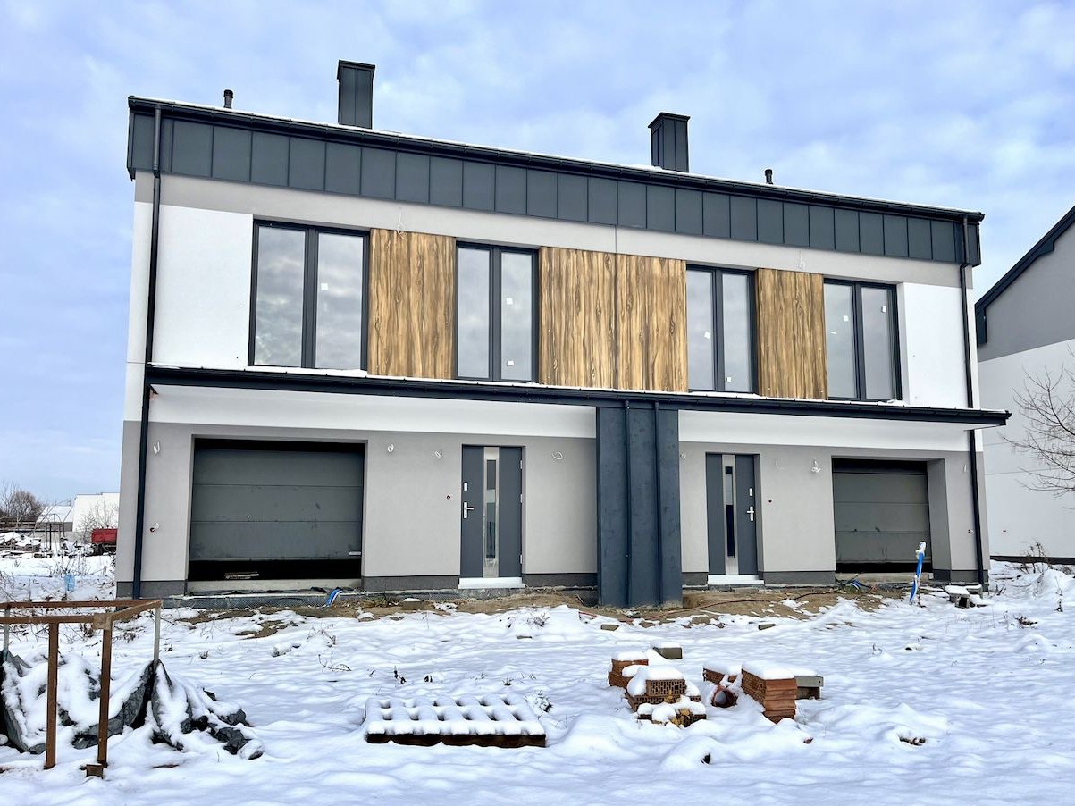 Gotowy bliźniak 5 pokoi + poddasze, garaż, zielona okolica