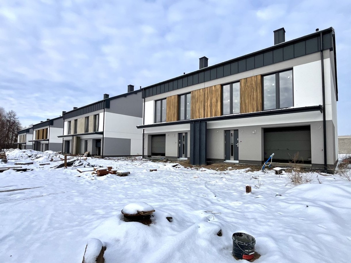 Gotowy bliźniak 5 pokoi + poddasze, garaż, zielona okolica