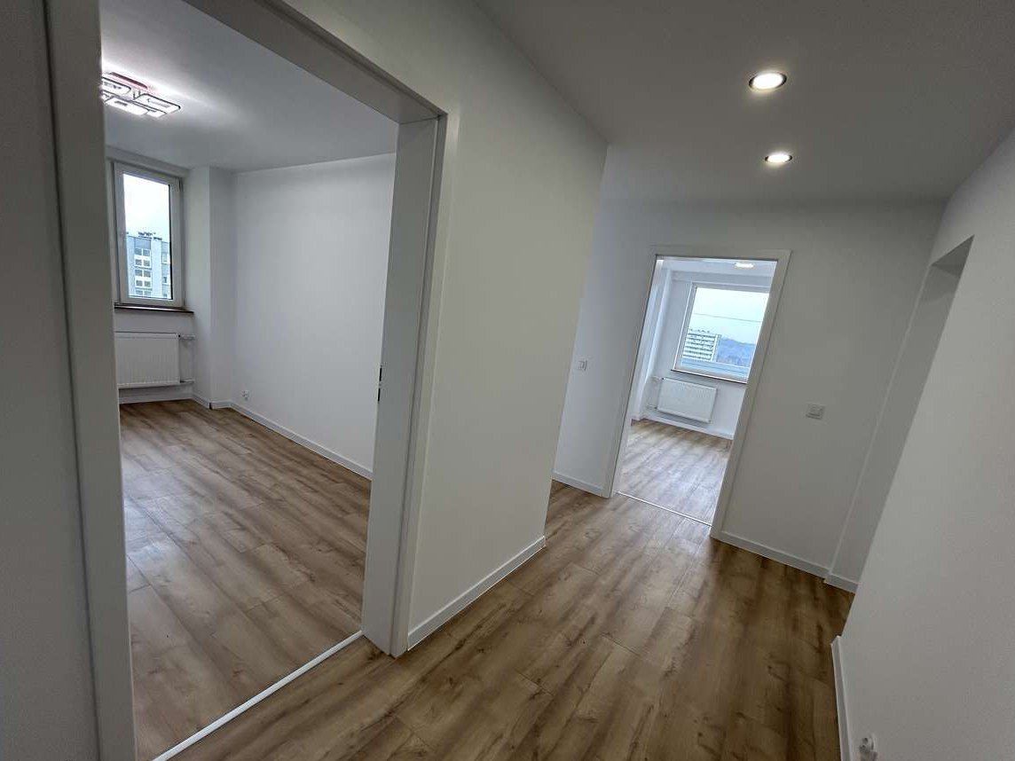 0% Prowizji, 3 Pokoje plus Kuchnia, C.O. Miejskie, Balkon, Po Remoncie