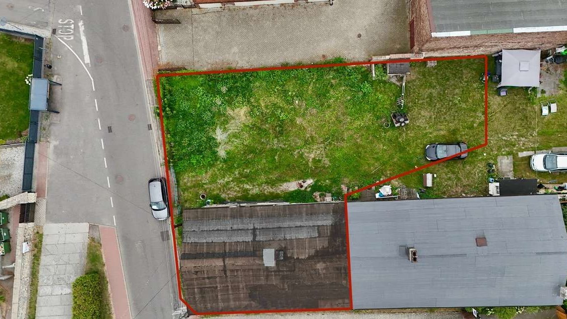 Połowa bliźniaka/ budynek mieszkalny w atrakcyjnej lokalizacji-Paniowy