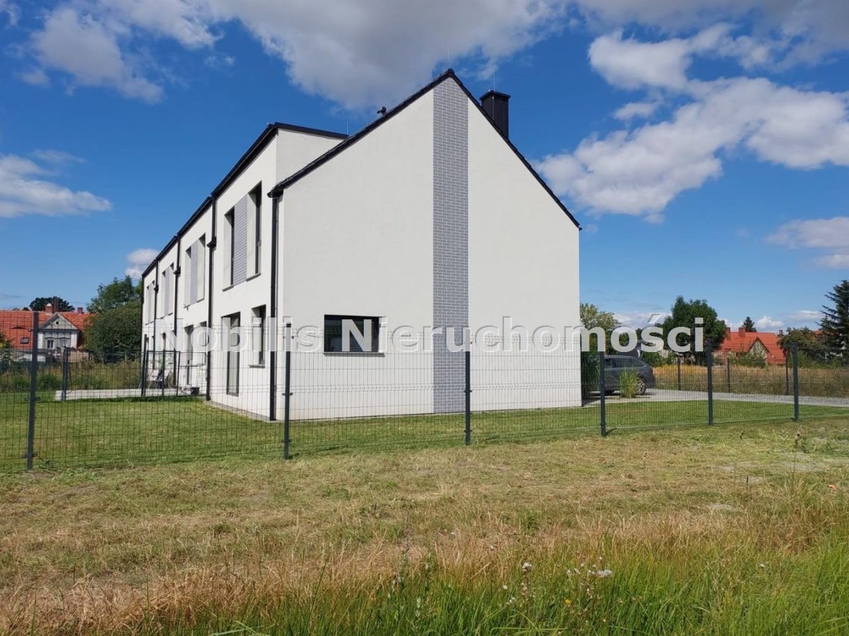 Pieszyce ul. Ogrodowa segment skrajny z ogródkiem