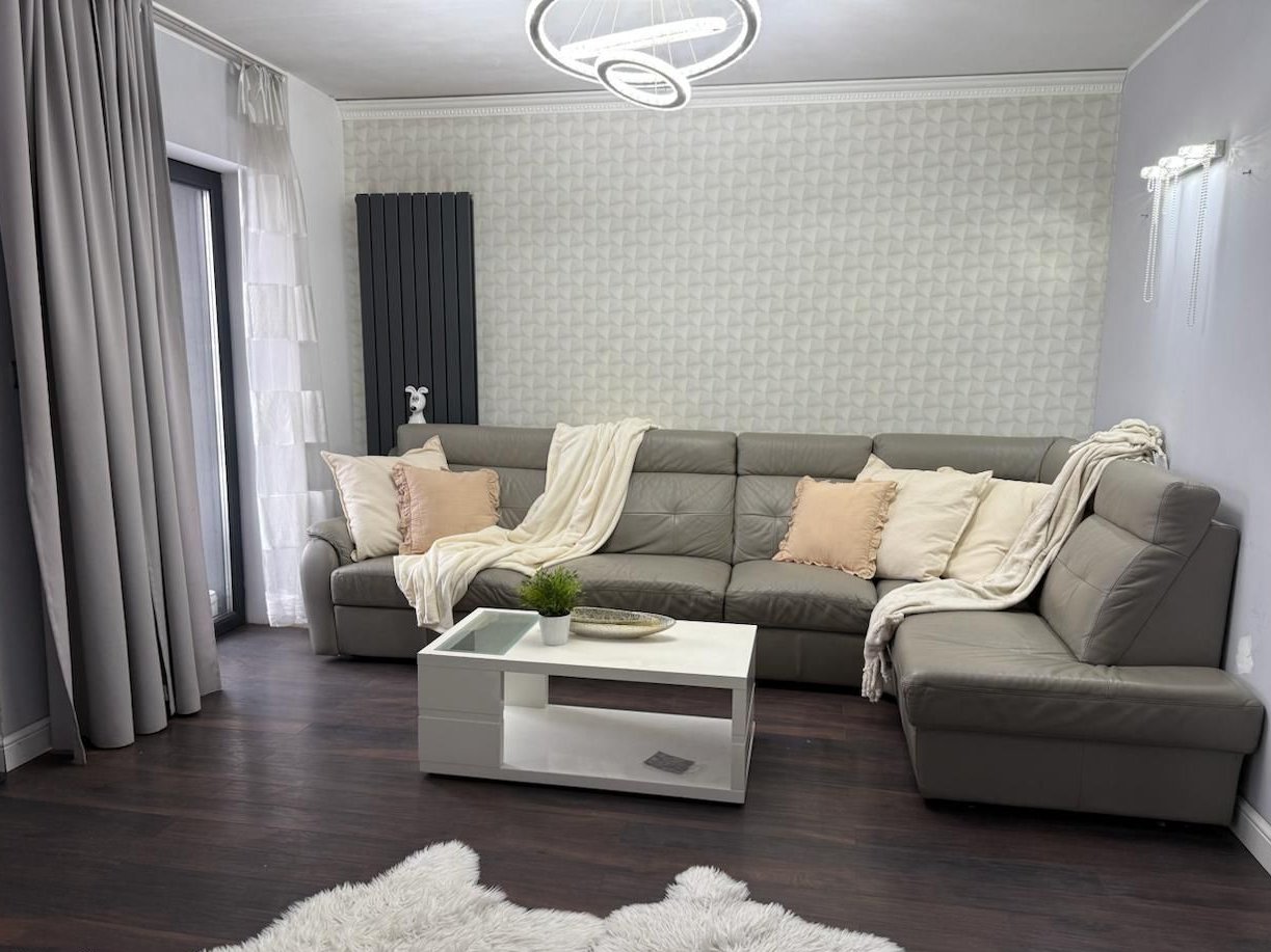 KOMFORTOWY DOM Z 2 NIEZALEŻNYMI WEJSCIAMI 220M2