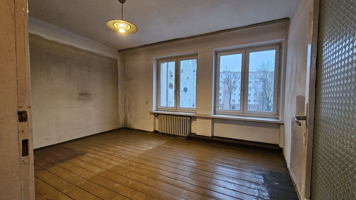 2 pok. 46,5m2 wysokie 2,70m blok z cegły ogrodzony/ Marynarska