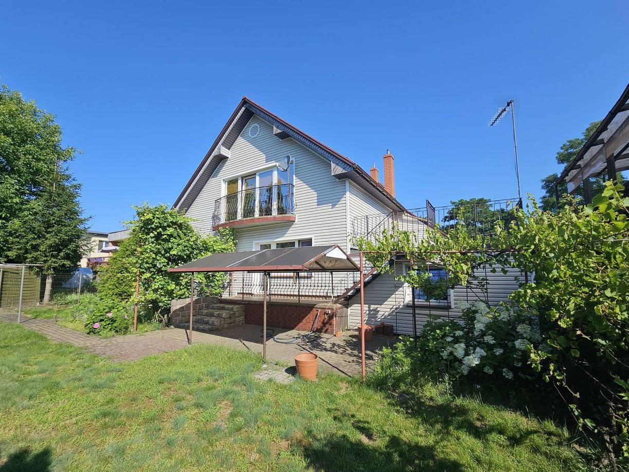 Dom jednorodzinny Trzcianka pow. mieszkalna 179,5m^2, całkowita 330m^2