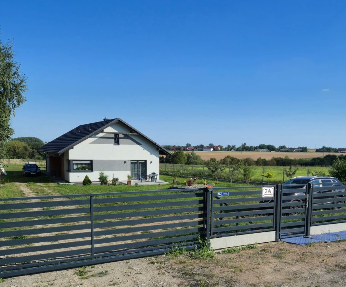 Nowoczesny dom z pompą ciepła i fotowoltaiką !!!