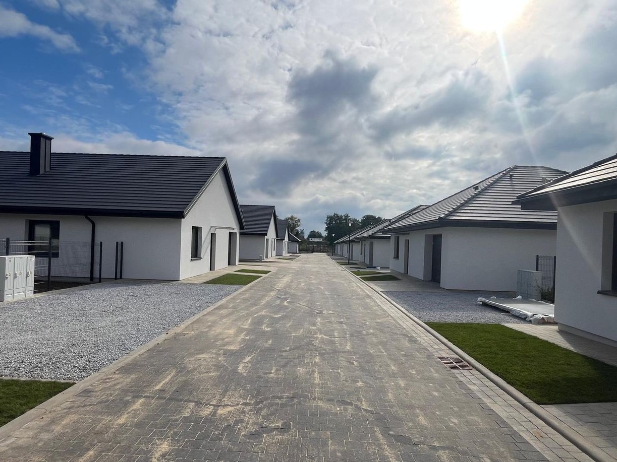 Aktualnie wszystkie domy zarezerwowane !!! 1 km od Bielan Wrocławskich