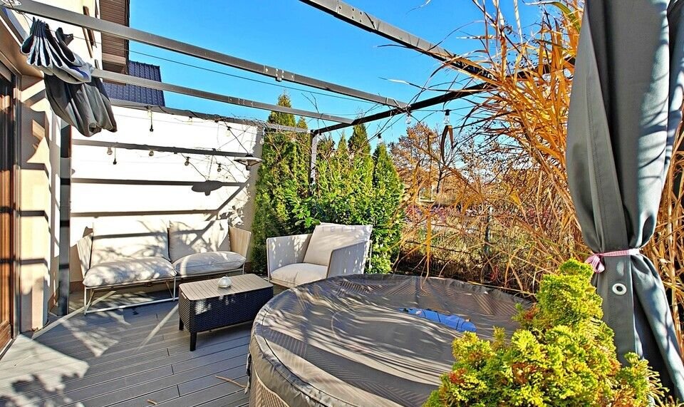 Dom z garażem (109,10 m2) + strych i ogród, fotowoltaika, blisko las