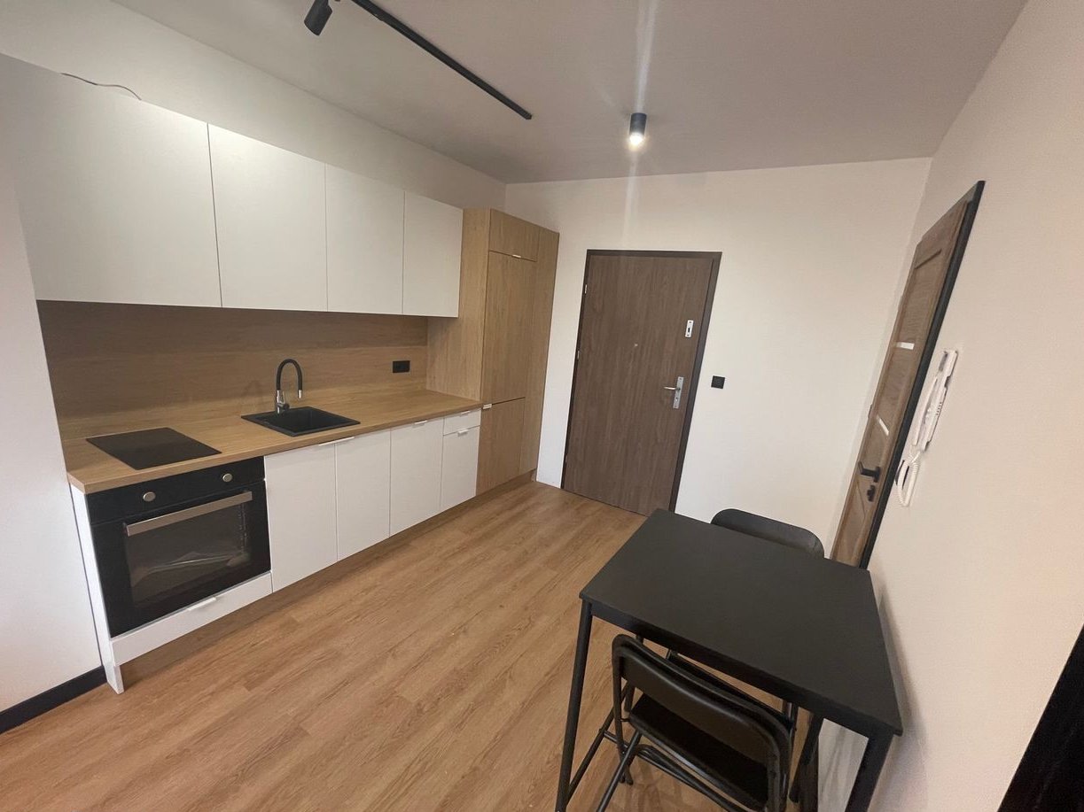 DNI OTWARTE/2 pok-loggia/lista promocyjna/Miejsce zewnętrzne gratis