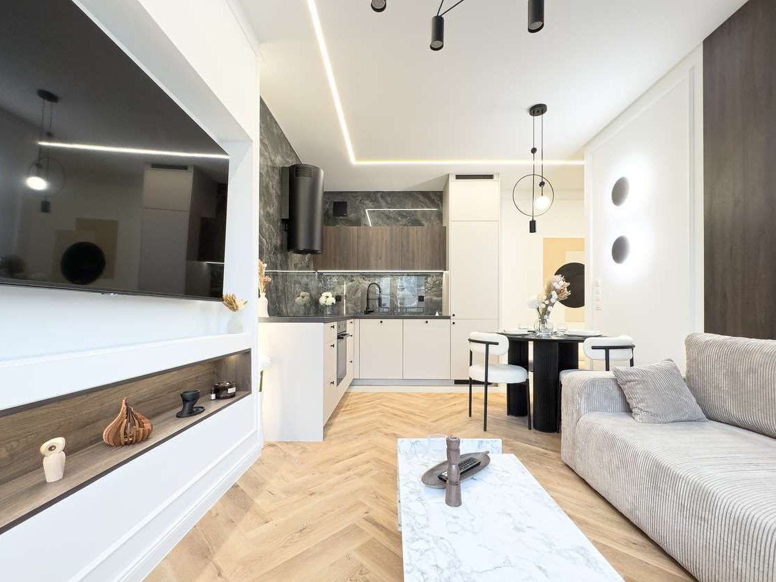 4Pok Centrum Balkon Dwustronne CO Miejskie|Piwnica|Klima| Po Remoncie