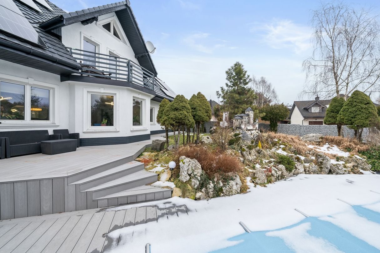 Najlepsza część Podlesia - dom 320 m2 z działką 1400 m2 i basenem