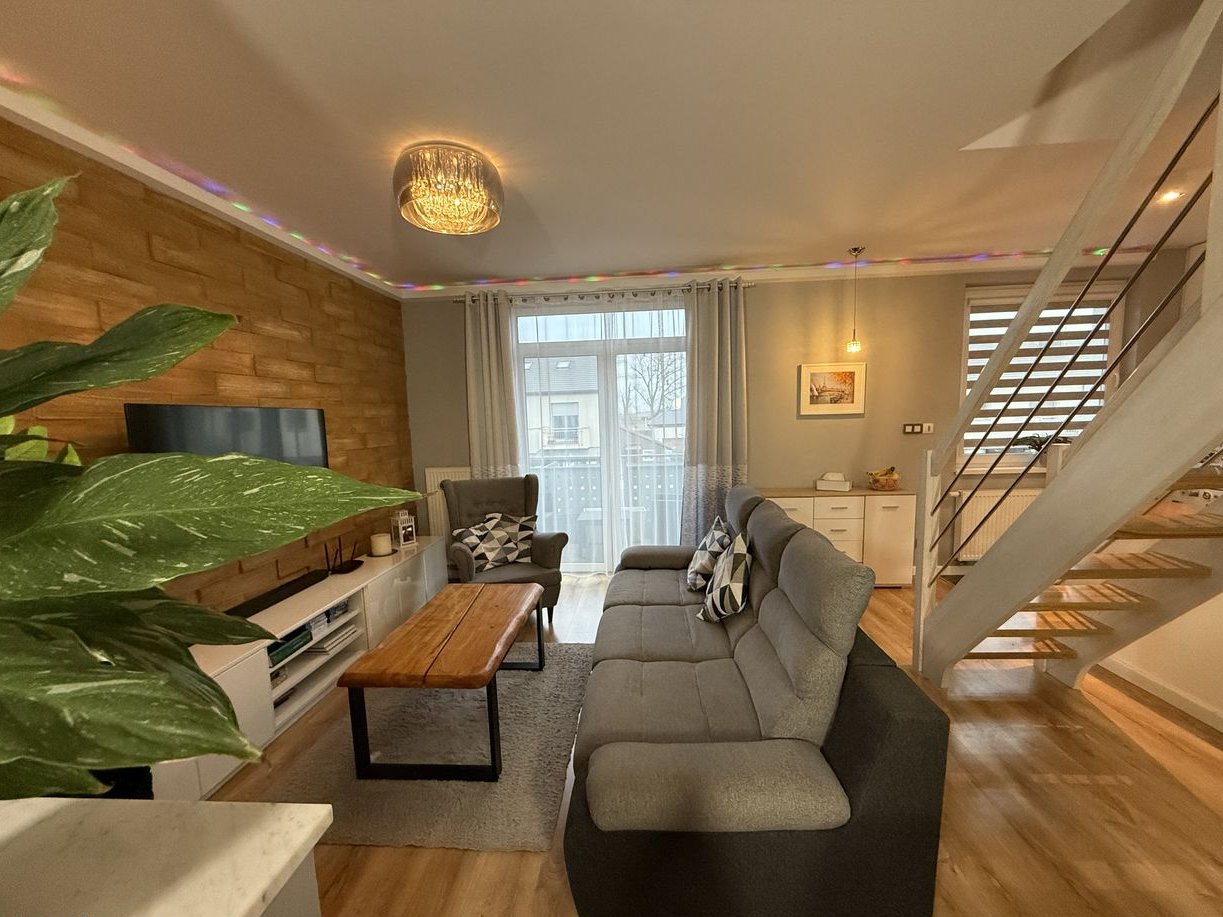 BEZCZYNSZOWE - komfortowe 5 pokojowe z ogrodem i miejscem postojowym