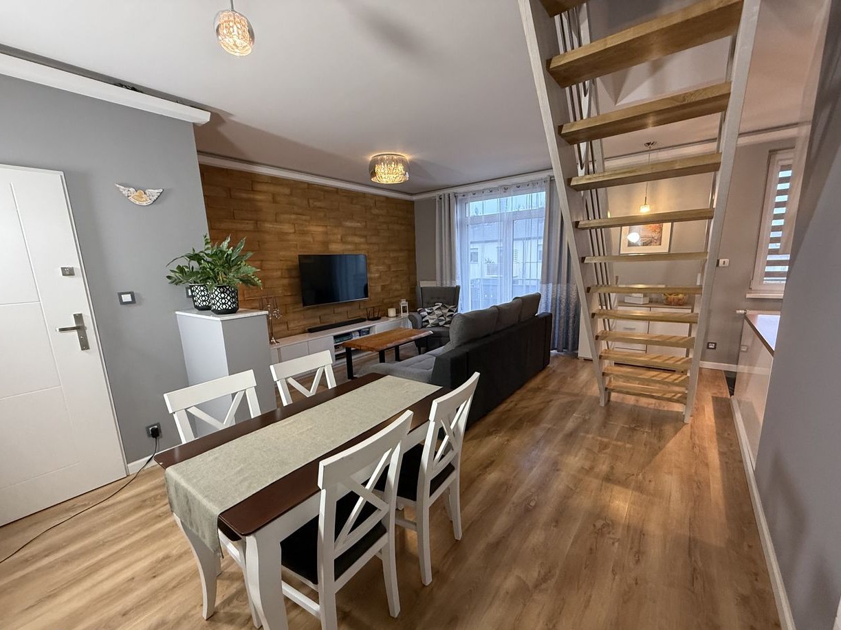 BEZCZYNSZOWE - komfortowe 5 pokojowe z ogrodem i miejscem postojowym