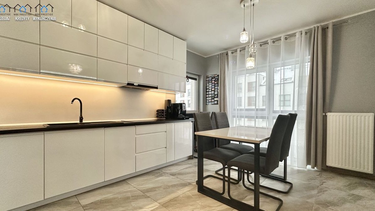 PRZESTRONNE 3-POKOJOWE MIESZKANIE Z BALKONEM