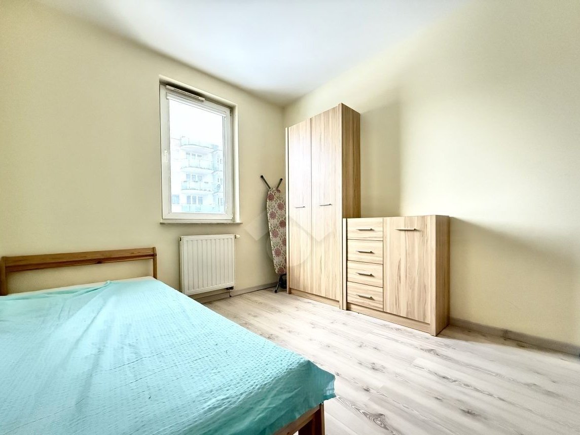 Przestronne 3- pokojowe mieszkanie z balkonem!