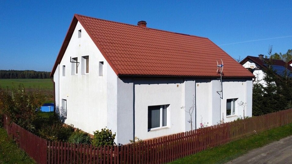 Wolnostojący dom z 19-arową działką