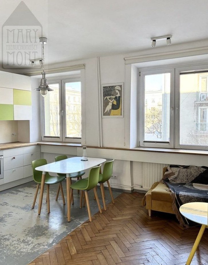 2 pokoje, kamienica tuz przy Placu Hallera