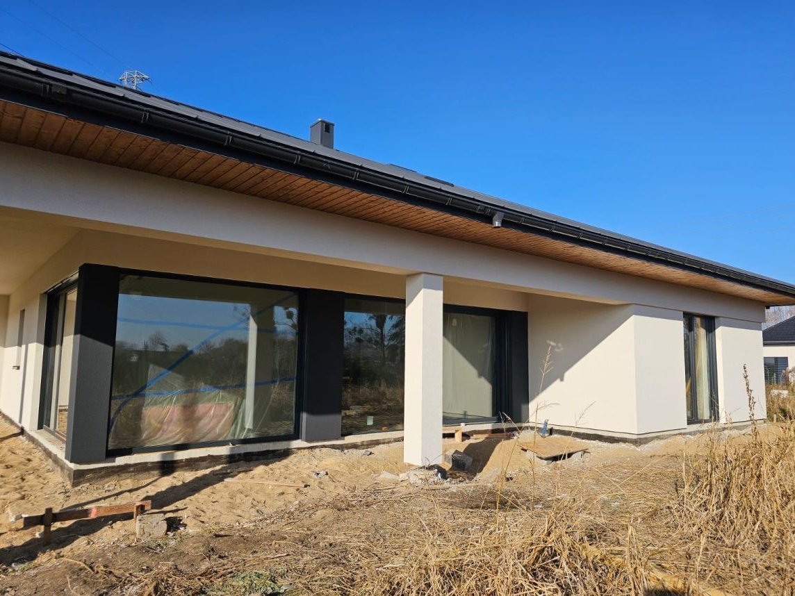 wolnostojący /parterowy/ 4 sypialnie/garaż 2