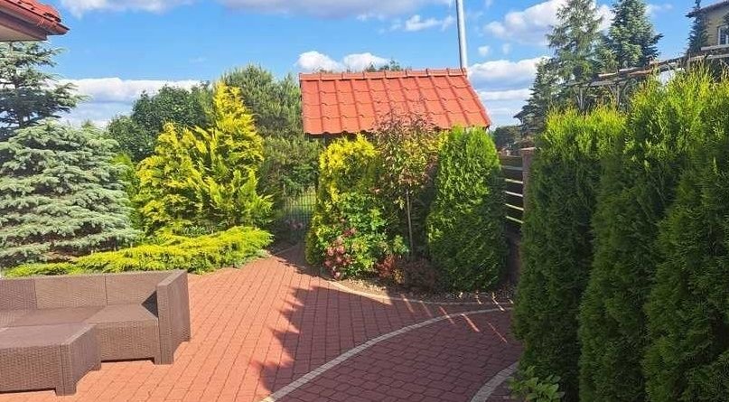 Piękny dom na wzniesieniu, taras, garaż, pompa ciepła